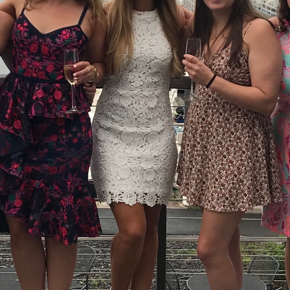 White lace lulus dress - Picture 2 of 5